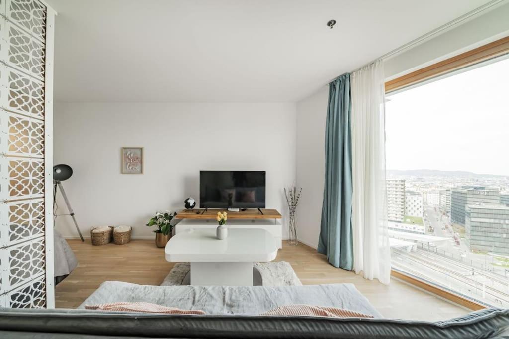 City Sky Studio Mit Balkon Wien Exterior foto